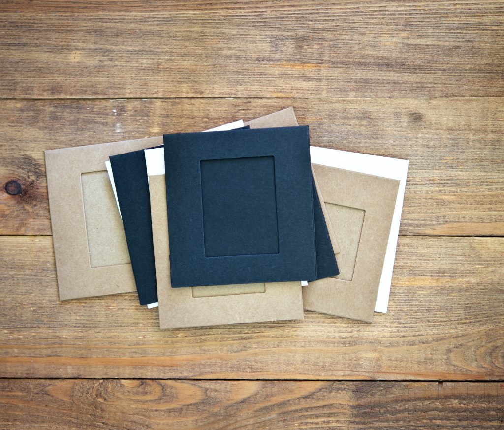 Presentación de fotos, tarjetas regalo, detalles de boda y comunión.