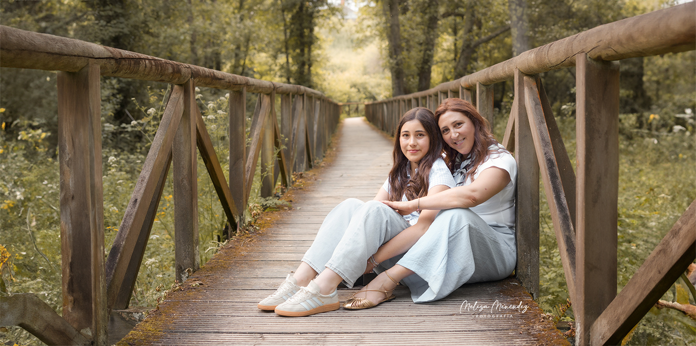 esión de exterior Fine Art de madre e hija realizada por Melisa Menendez Fotografía en Asturias.